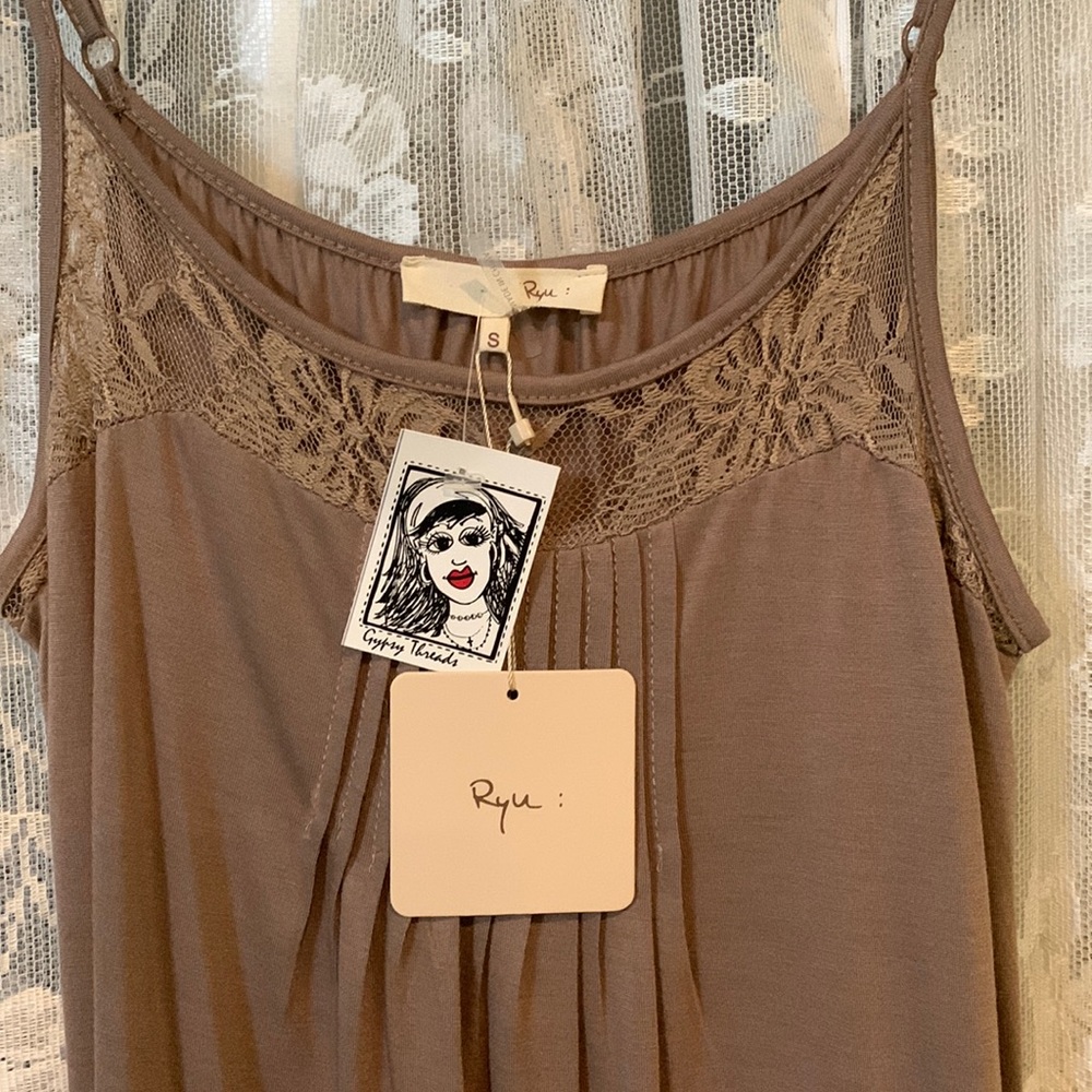 Ryu slip with lace bottom